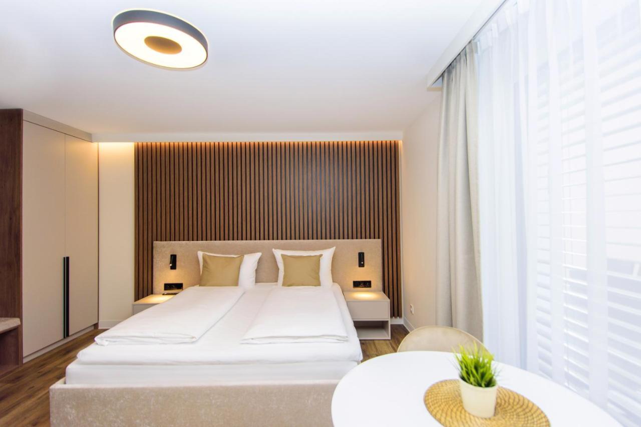 Hotel Twentyfour Living Bad Urach Extérieur photo