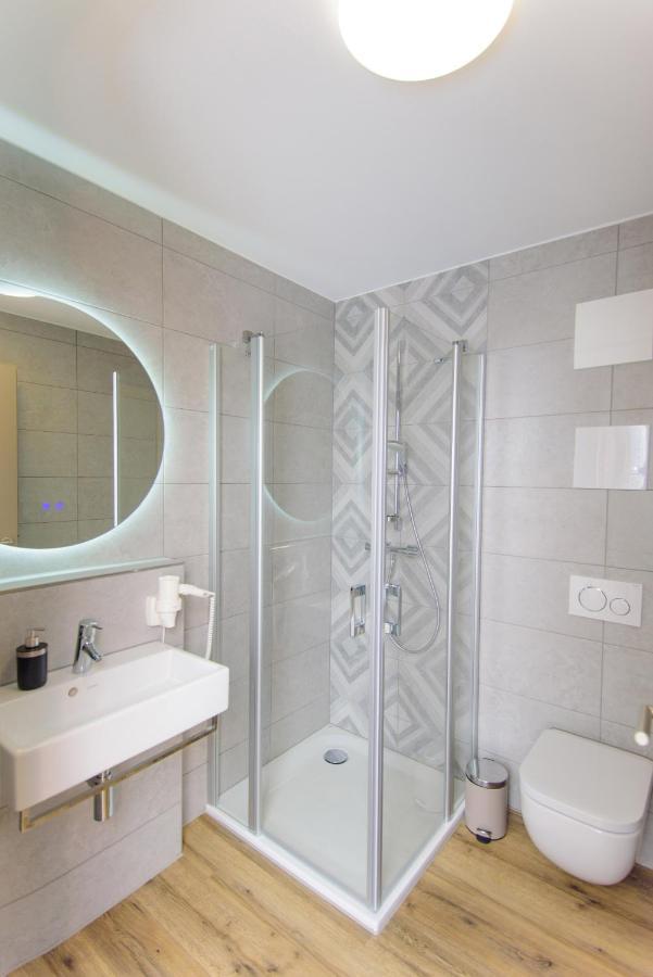 Hotel Twentyfour Living Bad Urach Extérieur photo