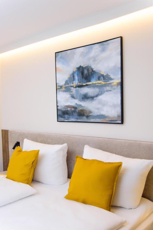 Hotel Twentyfour Living Bad Urach Extérieur photo