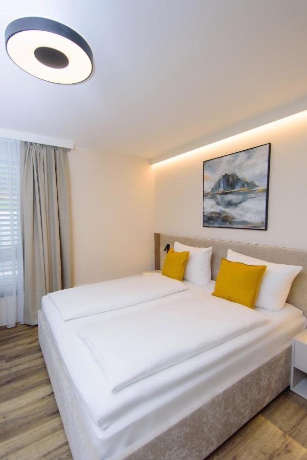 Hotel Twentyfour Living Bad Urach Extérieur photo