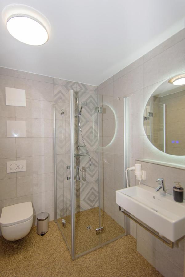 Hotel Twentyfour Living Bad Urach Extérieur photo
